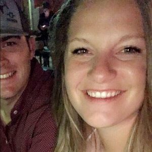 Meet your Posher, Katelyn